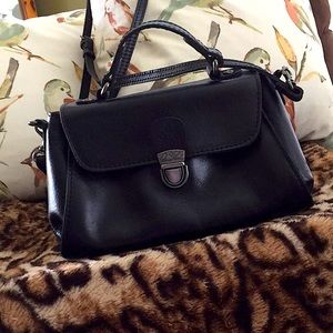 Patricia Nash black bag cross body